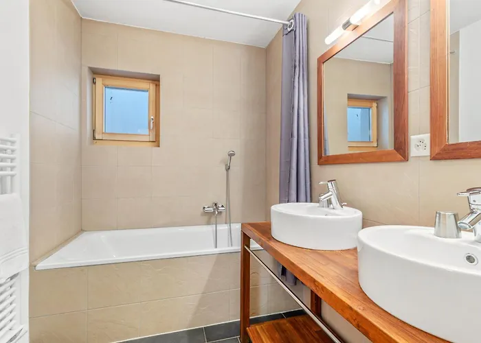 Magrappe, Accès Direct à La Piste Des Mayens De *